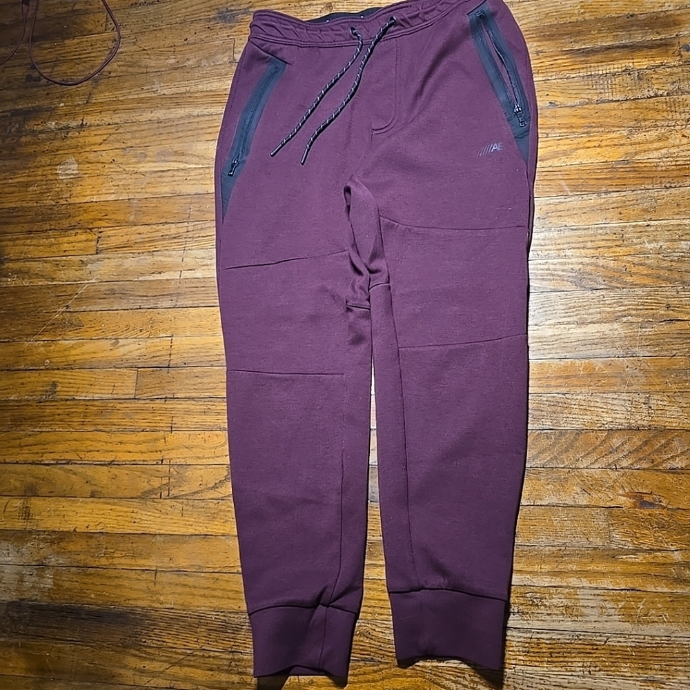 American Eagle Mens Small Athletic Jogger Burgundy